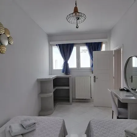 3 Bedrooms House *